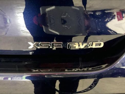 Used 2023 Toyota Highlander XSE AWD/4WD image 10