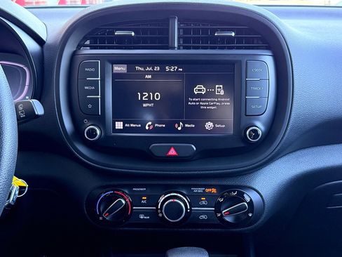 Used 2023 Kia Soul LX FWD image 16