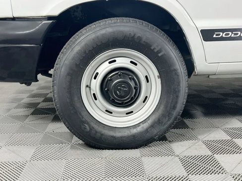 Used 2000 Dodge B3500 RWD image 28