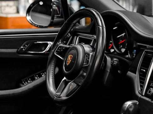 Used 2017 Porsche Macan GTS AWD/4WD image 13