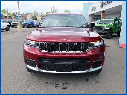 Used 2023 Jeep Grand Cherokee L Limited w/ Luxury Tech Group II AWD/4WD image 4