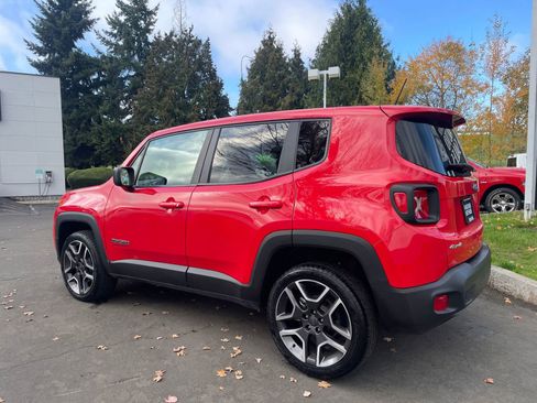 Used 2021 Jeep Renegade Sport image 3