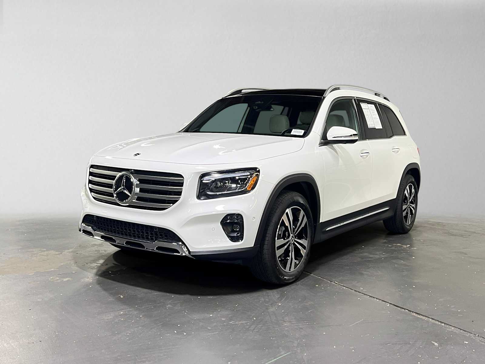 Used 2026 Mercedes-Benz GLB 250 4MATIC image 7