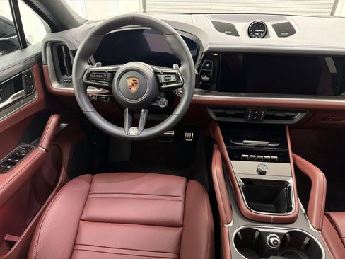 New 2026 Porsche Cayenne GTS AWD/4WD image 28
