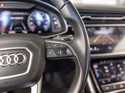 Used 2022 Audi Q8 Premium image 27