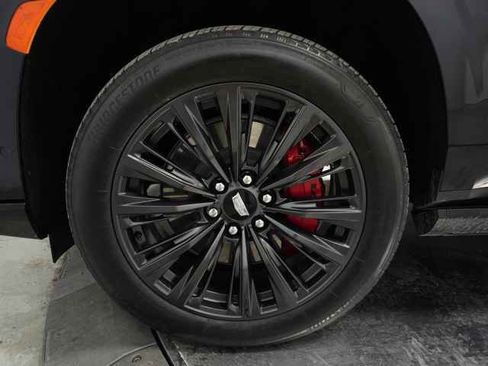 Used 2023 Cadillac Escalade V w/ LPO, ONYX Package image 15