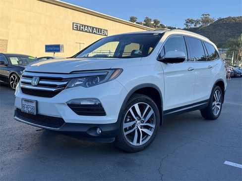 Used 2018 Honda Pilot Elite image 2