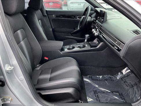 Certified 2025 Honda Civic Sport image 9