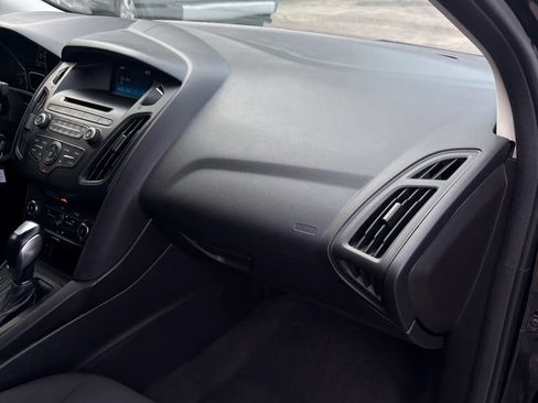 Used 2015 Ford Focus SE w/ SE Sport Package FWD image 27