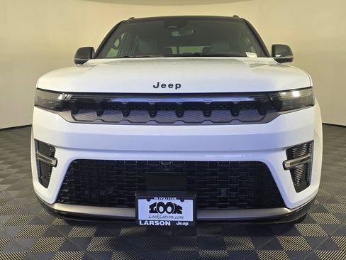 New 2026 Jeep Grand Wagoneer Summit AWD/4WD image 9