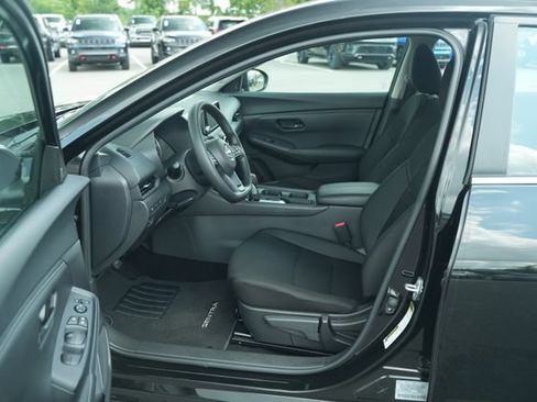 Used 2025 Nissan Sentra S FWD image 11