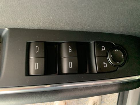 Used 2026 GMC Acadia Elevation w/ Elevation Premium Package FWD image 28