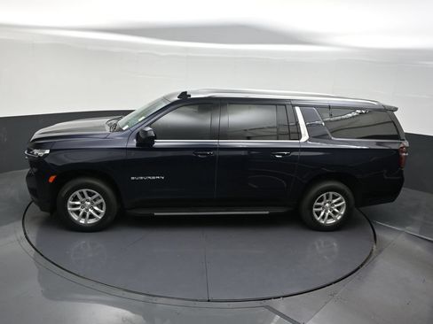 Used 2024 Chevrolet Suburban LS RWD image 17