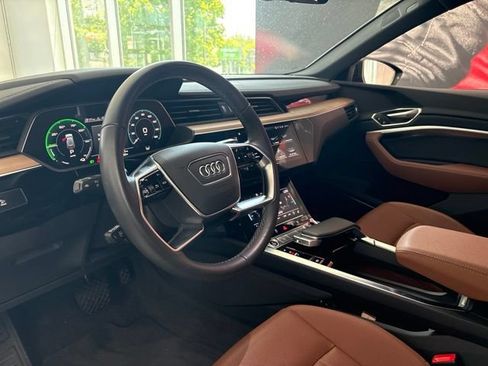 Used 2024 Audi Q8 e-tron Premium Plus AWD/4WD image 9