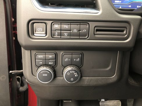 Used 2022 Chevrolet Tahoe RST w/ Sport Performance Package image 21