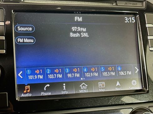 Used 2017 Nissan Maxima Platinum w/ Medallion Package FWD image 21