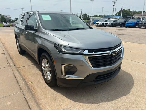 Used 2023 Chevrolet Traverse LS AWD/4WD image 7