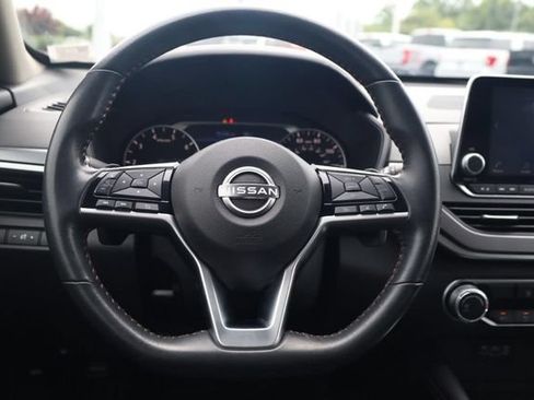 Used 2024 Nissan Altima 2.5 SR FWD image 7