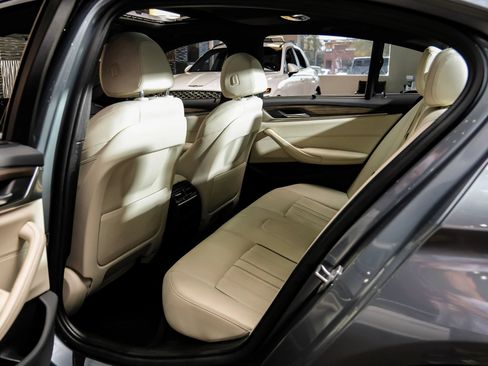 Used 2018 BMW 530i w/ Premium Package RWD image 47