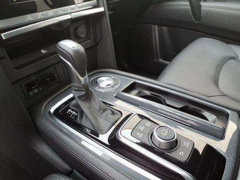 Used 2024 Nissan Armada SL w/ Midnight Edition Package image 11