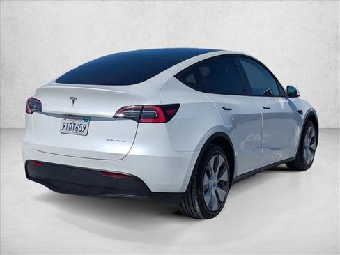 Used 2021 Tesla Model Y Long Range AWD/4WD image 5