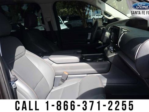 Used 2025 Ford Expedition Active AWD/4WD image 37