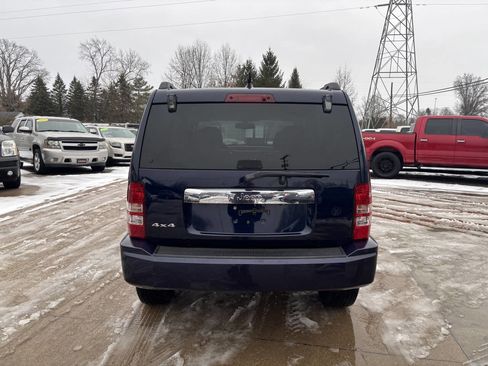 Used 2012 Jeep Liberty Sport image 2