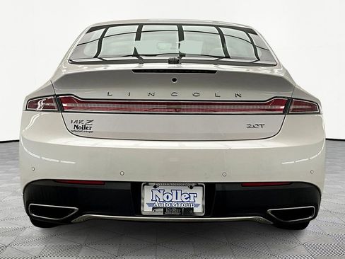 Used 2020 Lincoln MKZ w/ Convenience Package FWD image 4