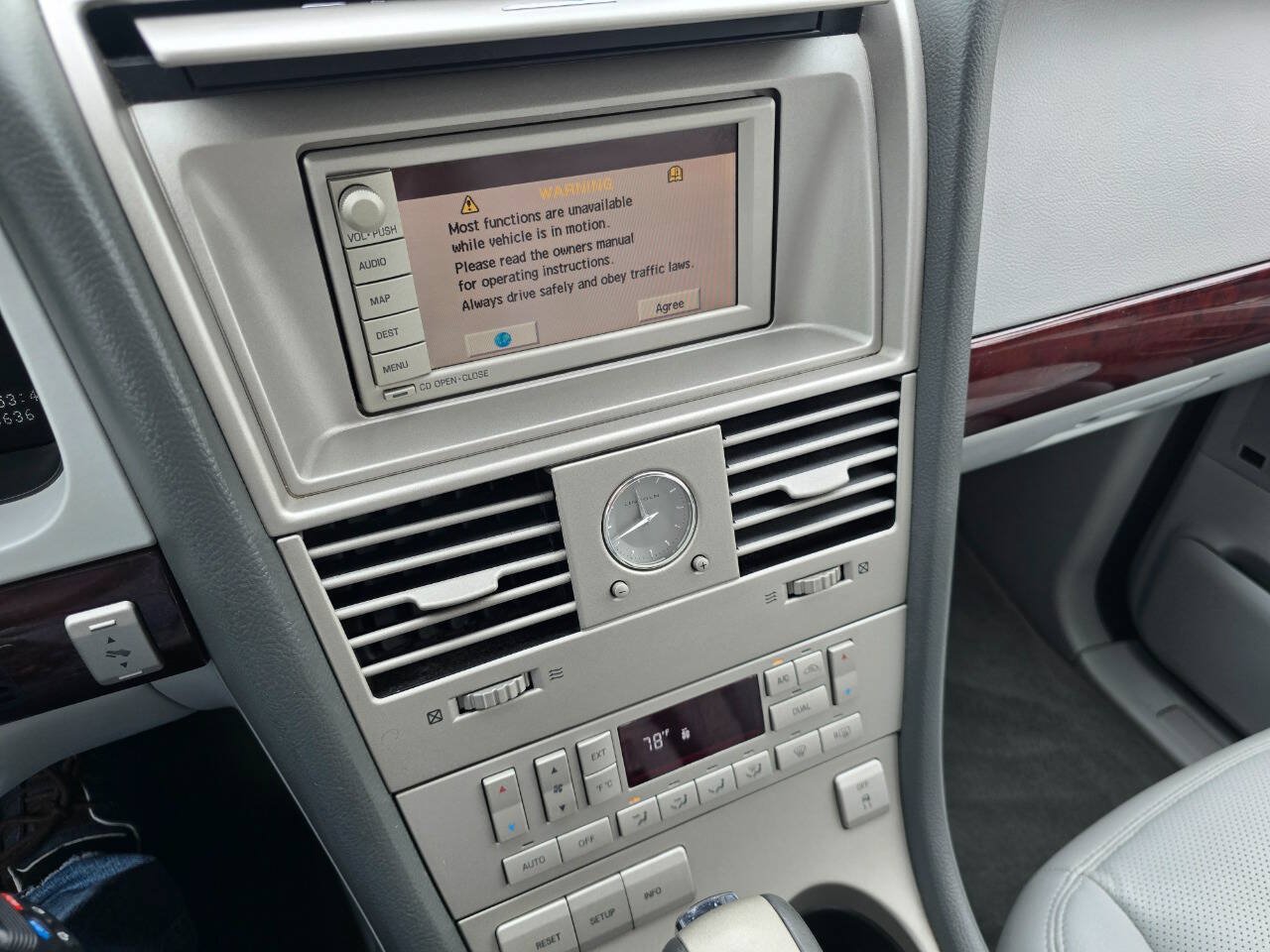 Used 2005 Lincoln Aviator AWD image 17