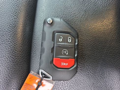Used 2023 Jeep Wrangler Unlimited Rubicon AWD/4WD image 33