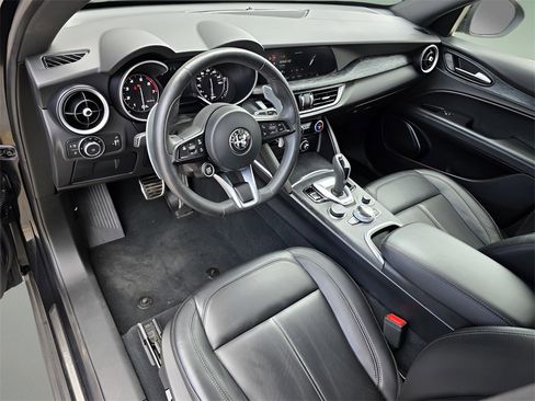 Used 2022 Alfa Romeo Stelvio Sprint image 22
