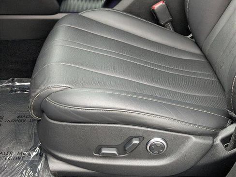 Used 2024 Genesis GV80 2.5T image 16