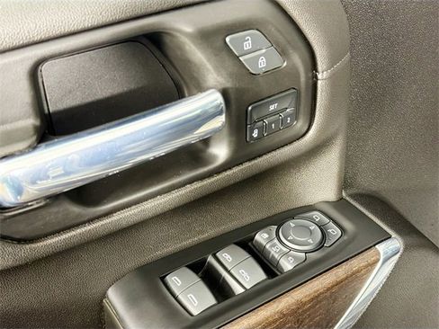 Used 2022 GMC Sierra 2500 Denali image 16