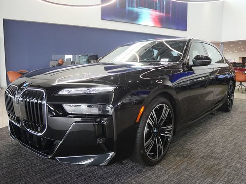 New 2026 BMW 760i xDrive w/ Executive Package AWD/4WD image 7