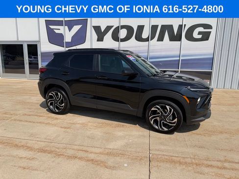 Used 2024 Chevrolet TrailBlazer RS w/ Convenience Package AWD/4WD image 1