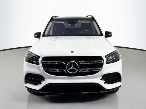 Used 2023 Mercedes-Benz GLS 580 4MATIC image 2
