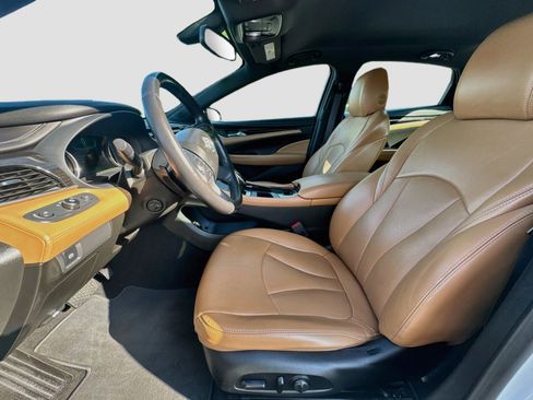 Used 2018 Buick LaCrosse Essence FWD image 22
