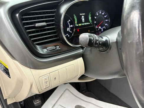 Used 2011 Kia Optima EX image 18