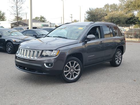 Used 2016 Jeep Compass High Altitude image 1
