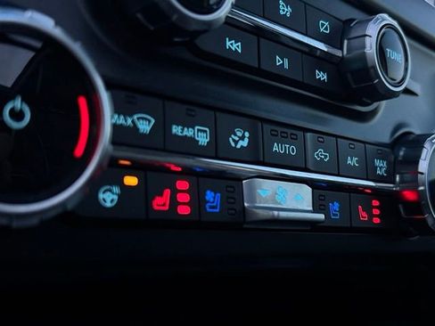 Used 2023 Ford F250 Lariat w/ Lariat Ultimate Package image 43