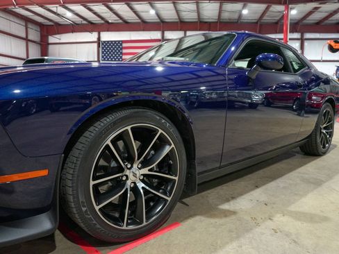 Used 2017 Dodge Challenger R/T Scat Pack RWD image 26
