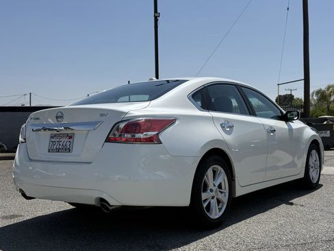 Used 2015 Nissan Altima 2.5 SV FWD image 27