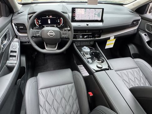 New 2026 Nissan Rogue Platinum AWD/4WD image 32