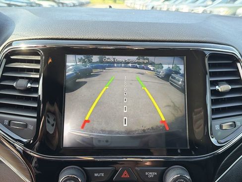 Used 2019 Jeep Grand Cherokee Limited RWD image 28