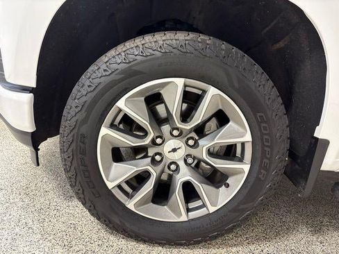 Used 2022 Chevrolet Silverado 1500 RST AWD/4WD image 35