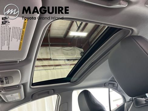 Used 2023 Toyota Camry SE w/ Cold Weather Package image 3