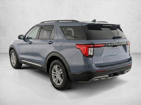 Used 2025 Ford Explorer Active w/ Active Comfort Package RWD image 5