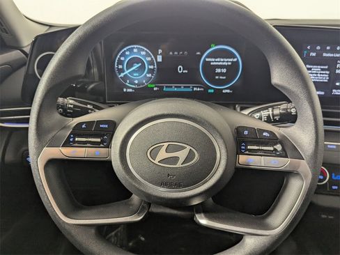 Certified 2024 Hyundai Elantra Blue image 17