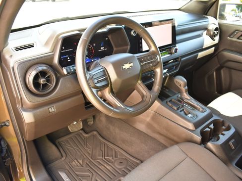 Used 2024 Chevrolet Colorado W/T RWD image 11