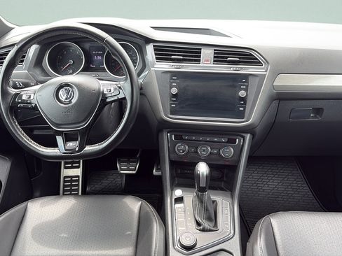 Used 2021 Volkswagen Tiguan SE R-Line AWD/4WD image 11
